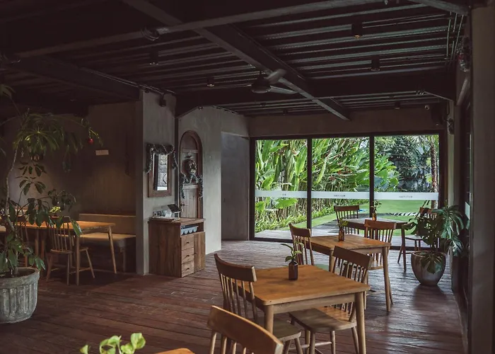 White Penny Hostel
